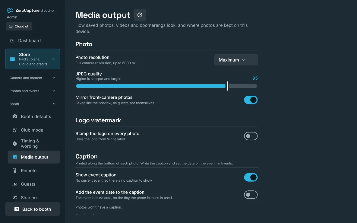 Media output in admin: photo resolution, JPEG quality, mirrored front-camera photos, the animated GIF, the logo watermark and the event caption, on a large screen in landscape.